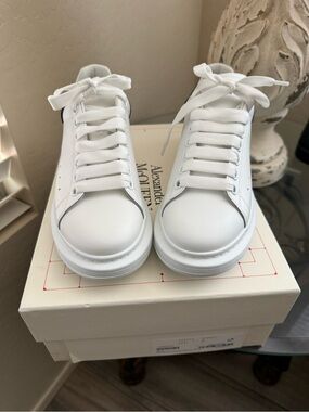 Alexander McQueen White Oversized-Sole Leather Sneakers with Black Heel Tab